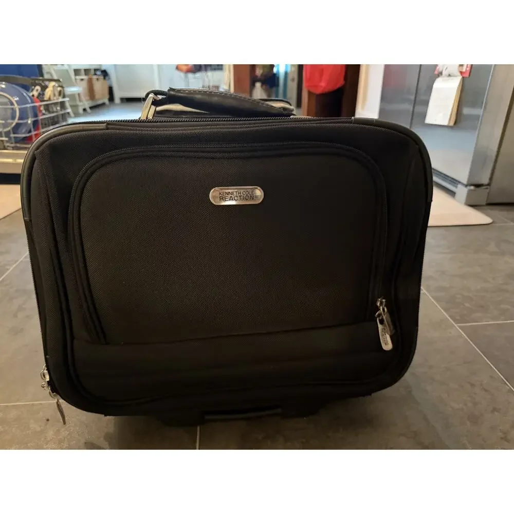 Kenneth Cole Reaction Business Carry-on Travel Computer Bag Wheels Retractable